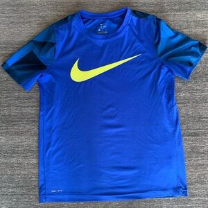 Nike Dri-Fit Athletic XL Boys Royal Navy Blue Short Sleeve Shirt Volt Swoosh S